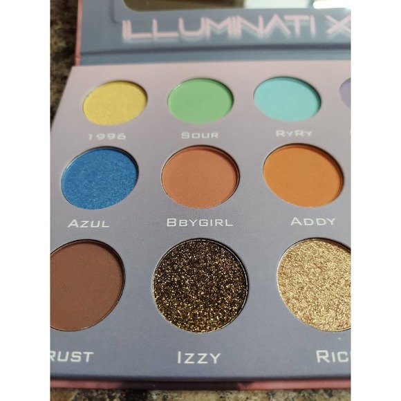 ILLUMINATI X ISA PALETTE - Picture 2 of 4
